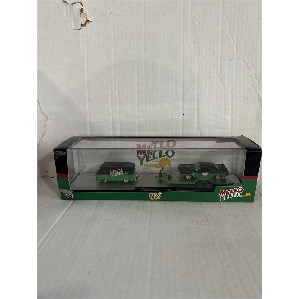 M2 Dodge A100 Panel Van 67 w/ Plymouth HEMI Cuda 71 Mello Yello 56000-TW08 1/64